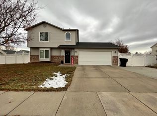 2122 W 1630 N, Clinton, UT 84015