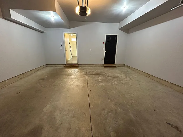 1379 Parish Ave — Photo 31