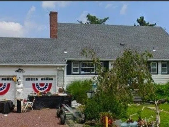 26 W 4th Street, Freeport, NY 11520