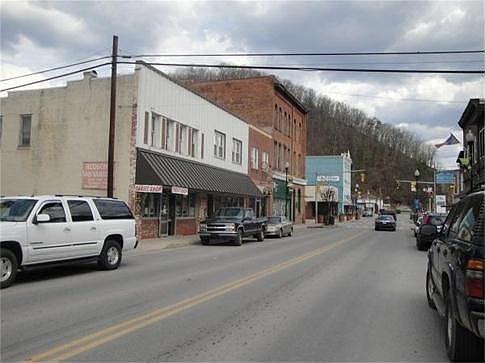 2nd image of 217 8th St