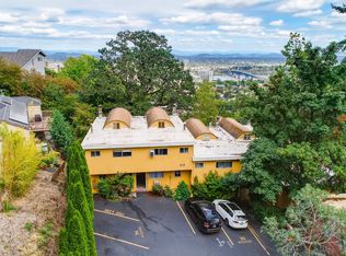 839 SW Broadway Dr APT 71, Portland, OR 97201