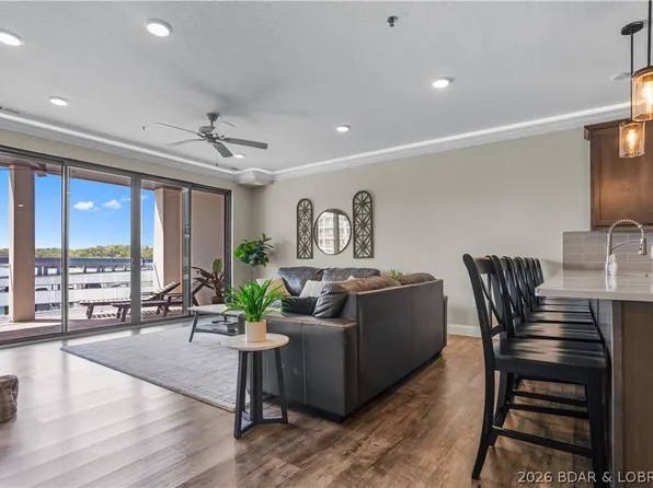 1065 Topsider Ln #104, Osage Beach, MO 65065