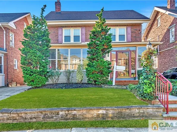113 High St, Woodbridge, NJ 07095