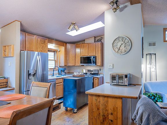 4th image of 1602 Burch Cir