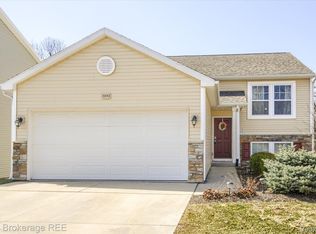 2093 Stillwater Dr, Davison, MI 48423