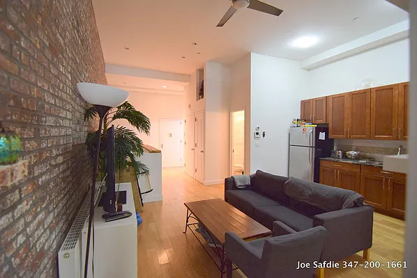 Rented by Safdie Realty Group | media 52
