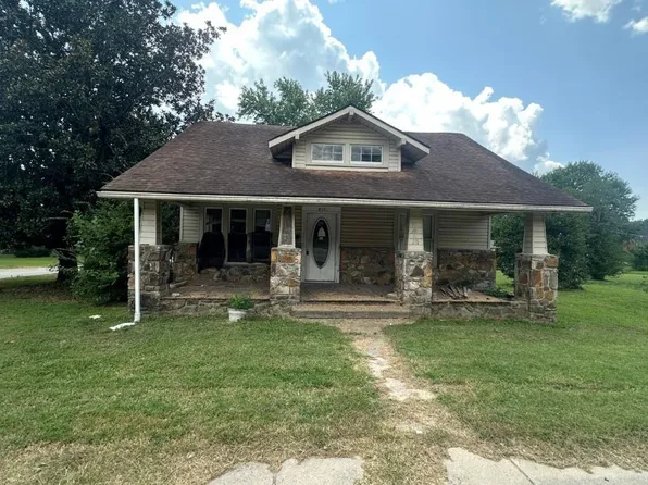 410 W Jackson St, Piggott, AR 72454
