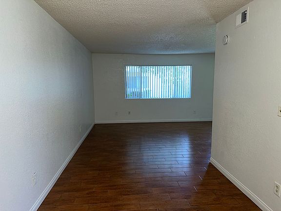 3rd image of 4206 White Ln APT C