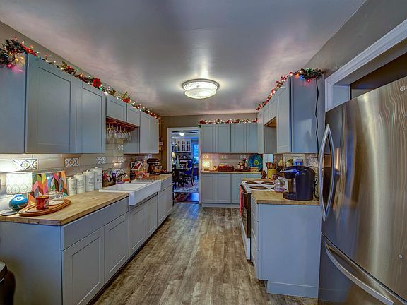 3rd image of 270 W Sanilac Rd