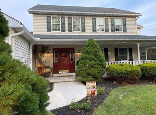 6261 Domarray St, Coopersburg, PA 18036