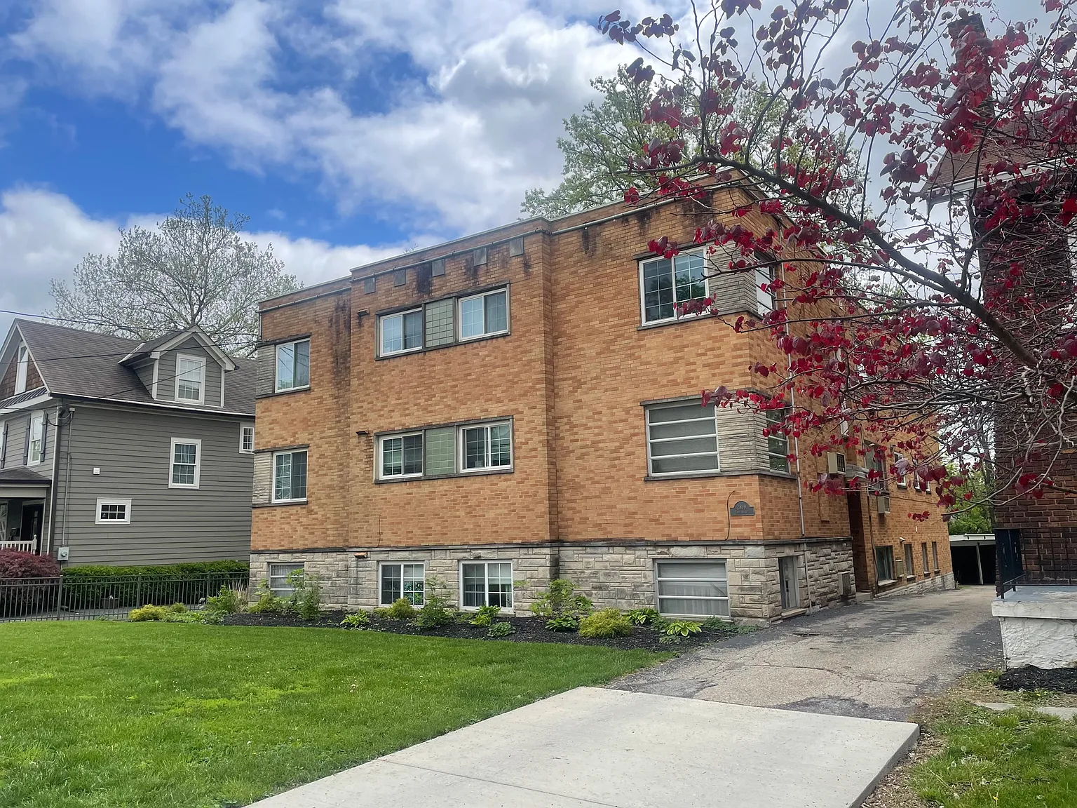 1 bed, 725 sqft, $1,060 — Photo 1