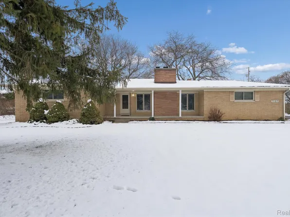 7127 Meadowvue Dr, Grand Blanc, MI 48439