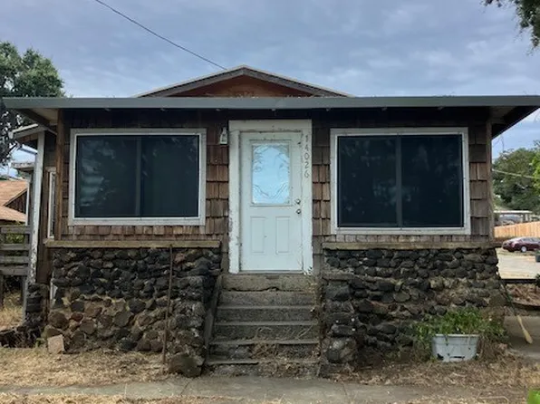 14026 Lakeshore Dr, Clearlake, CA 95422