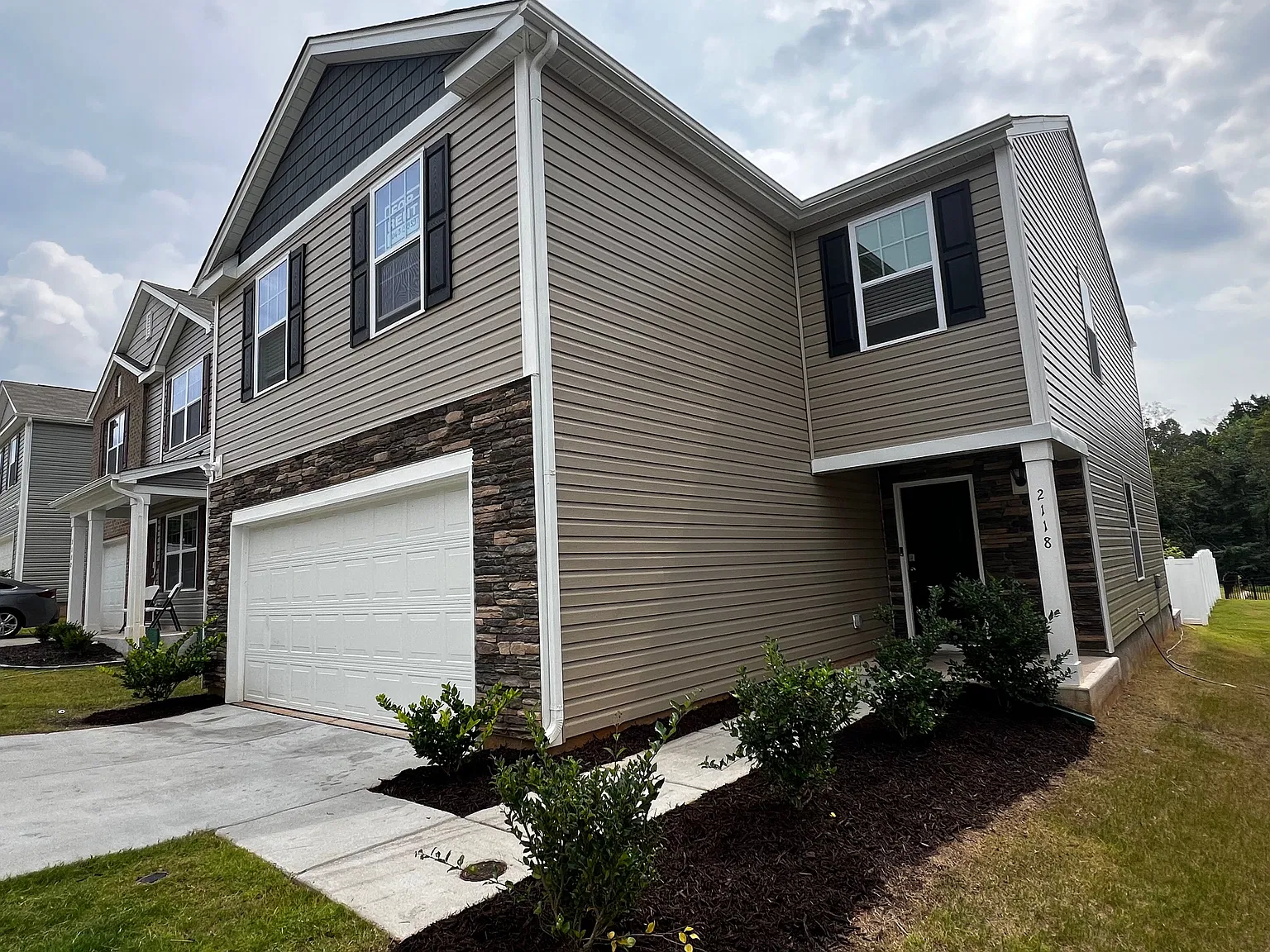 2118 Allium Dr — Photo 2