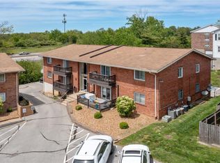 2511 Senator Ct UNIT C, Saint Louis, MO 63125