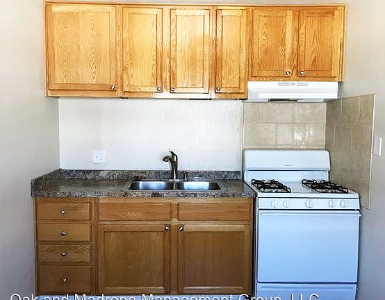 3rd image of 2401 Marconi Ave APT 27