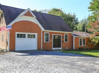 130 Winterberry Rd, Saunderstown, RI 02874