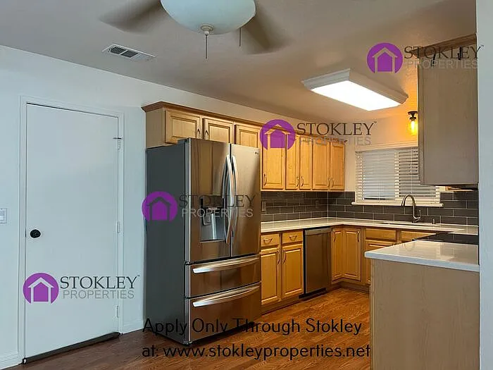 3 bed, 2.0 bath, 1438 sqft, $3,595 — Photo 4