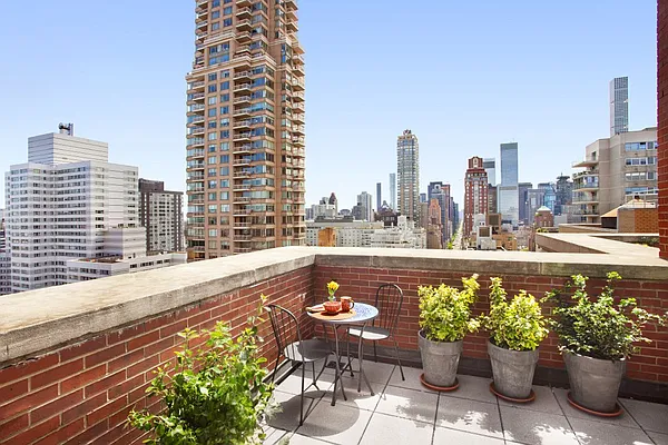 Sold by Stribling | media 7