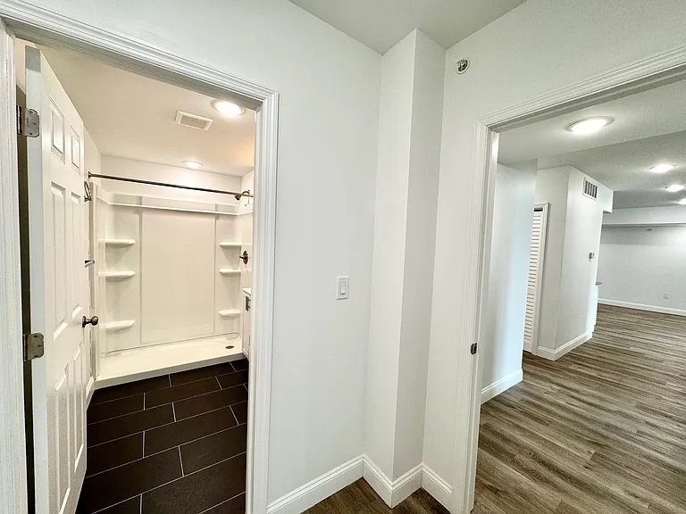 4077 Lancaster Ave #311-R — Photo 17