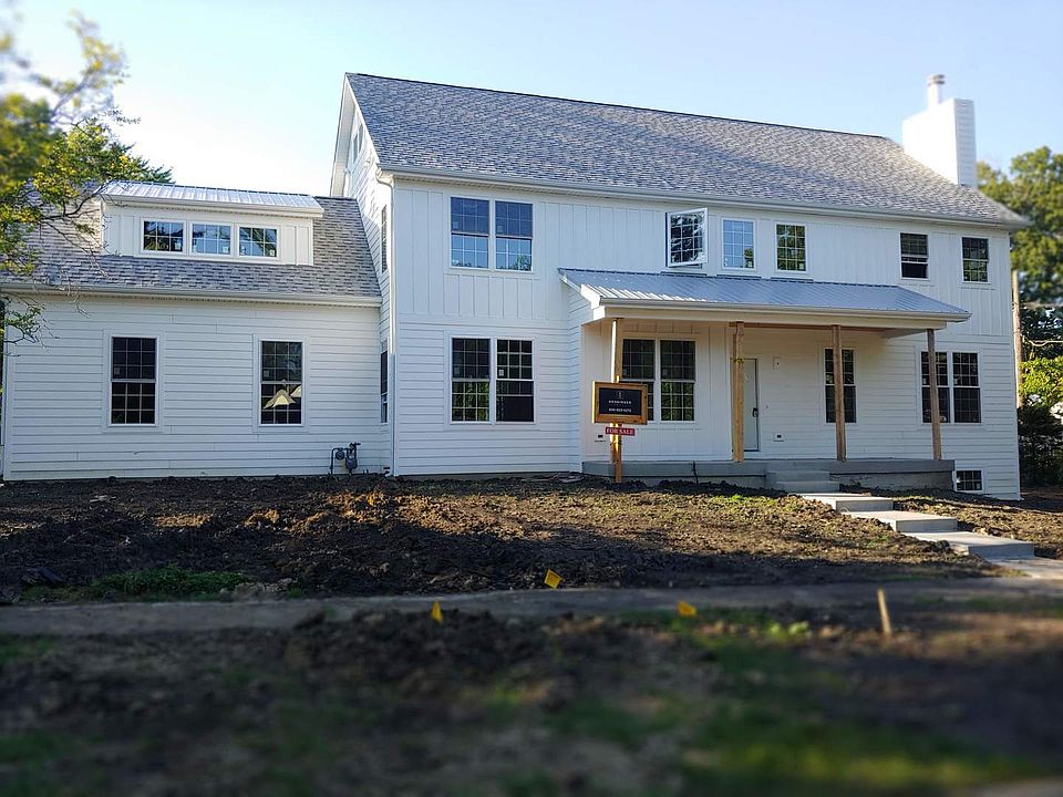 1st image of 1601 E Willow Ave