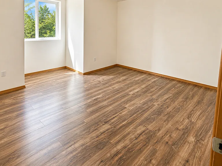 1158 SE La Mesa Ave — Photo 3