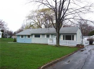 320 Hollybrook Rd, Rochester, NY 14623