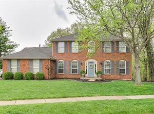 1100 Richland Meadows Dr, Ballwin, MO 63021