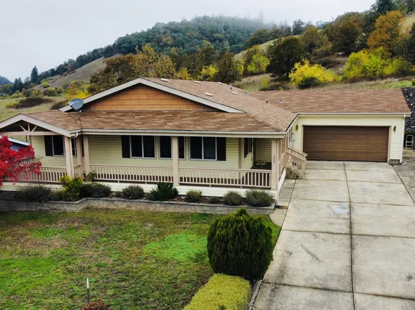 263 SE Cordelia Dr, Myrtle Creek, OR 97457