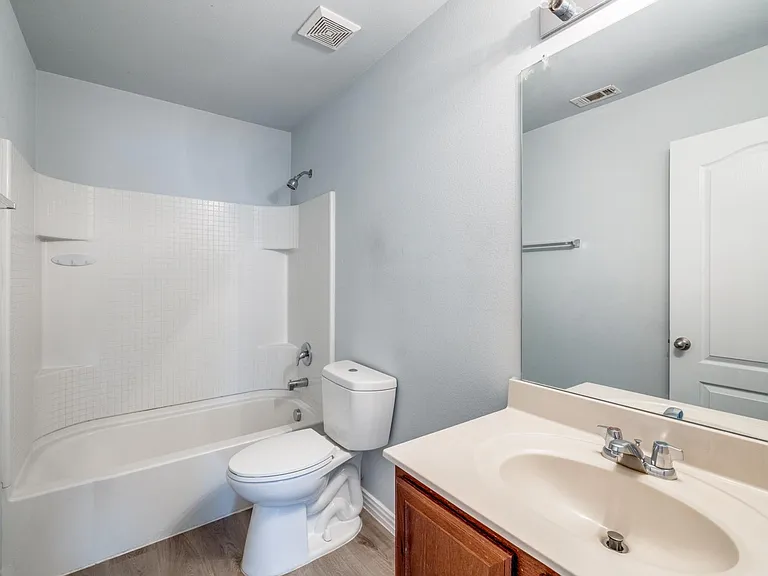 915 Penny Royal Ct — Photo 21