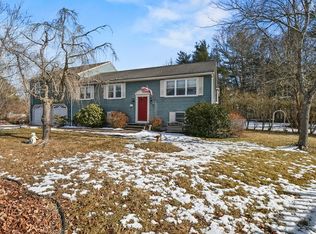 16 Acorn Cir, Bridgewater, MA 02324