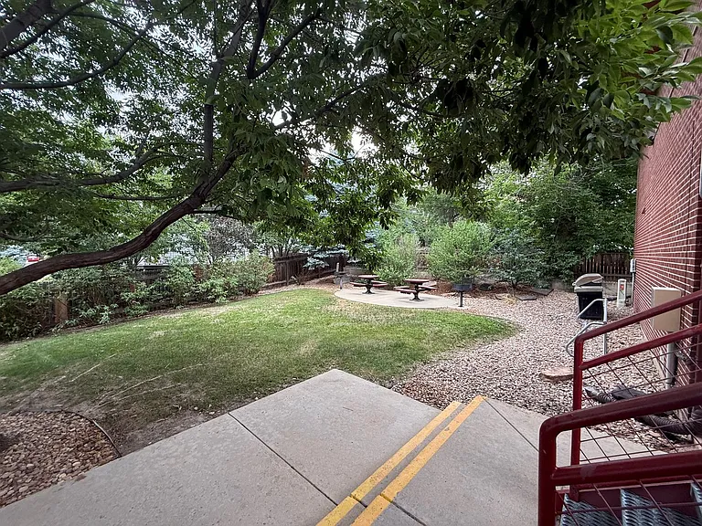 225 Terry St — Photo 8