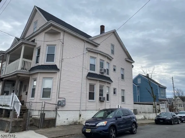 25 Barnert Pl, Paterson City, NJ 07522