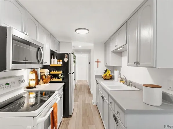 6480 S Dayton Street #M04, Englewood, CO 80111