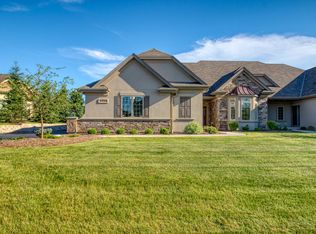 N35W23685 Auburn Ct, Pewaukee, WI 53072