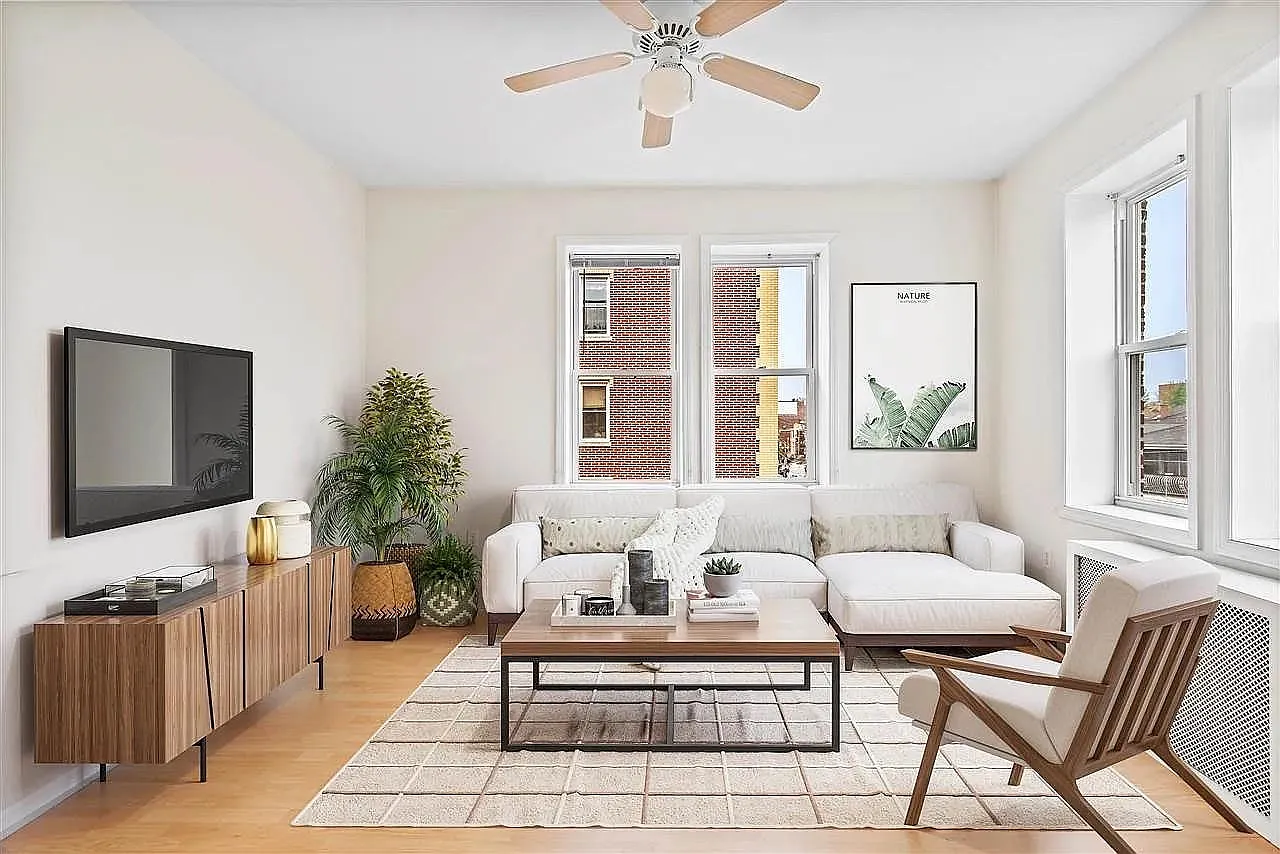 3 bed, 1.0 bath, 1010 sqft, $2,650 — Photo 2