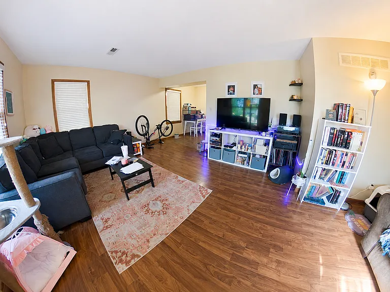 317 Orchard Cir — Photo 2