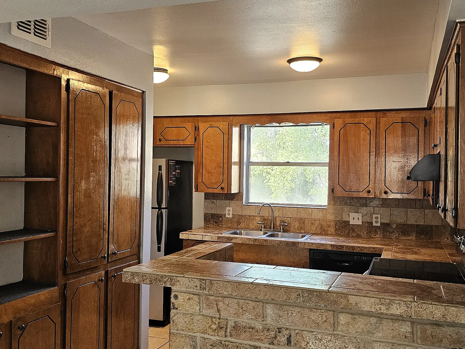 5015 Meandering Lane - A — Photo 3