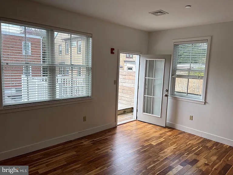7733 Winston Rd — Photo 16