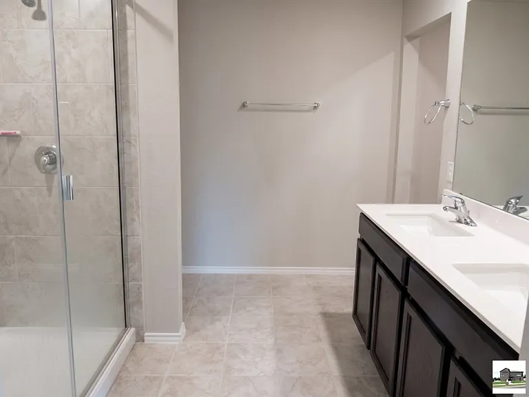 1210 Lindsey Dr — Photo 16