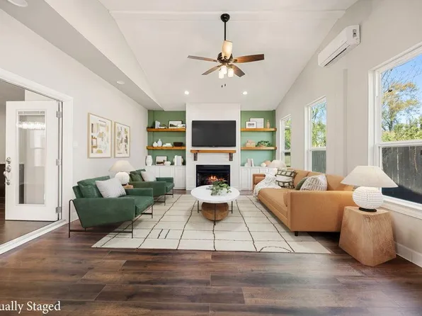 810 Paul Quinn St, Houston, TX 77091