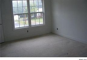 2nd image of 1083 Laurel Ln