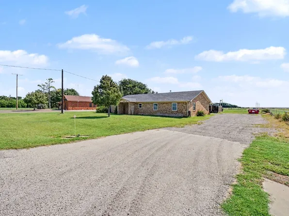 10865 Center Dr, Vernon, TX 76384