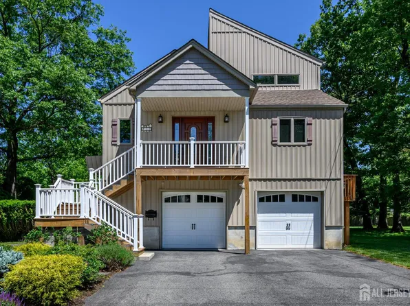 22 Roosevelt St, Pequannock, NJ 07440