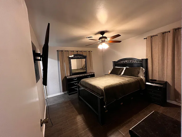 2504 Baylor Ave — Photo 37