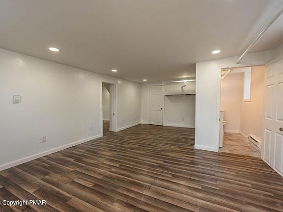 2nd image of 213 Smith St
