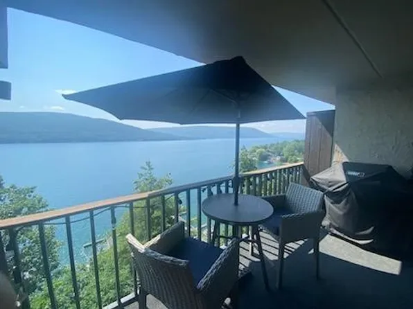 41 Cliffside Dr, Canandaigua, NY 14424