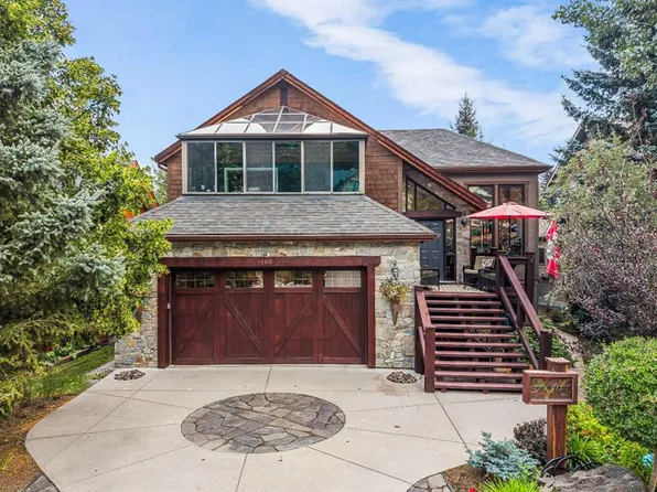 160 SW Carey, Canmore, AB T1W 2R4