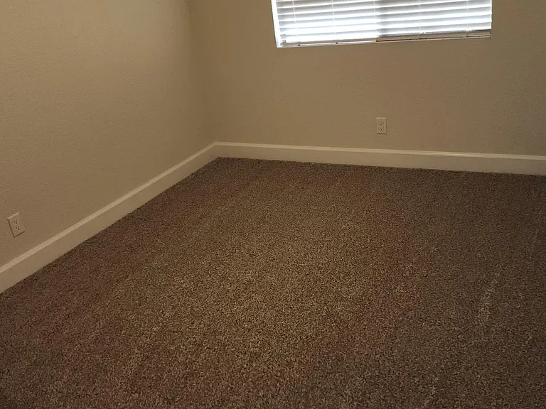 2090 N Berkeley Ave — Photo 6