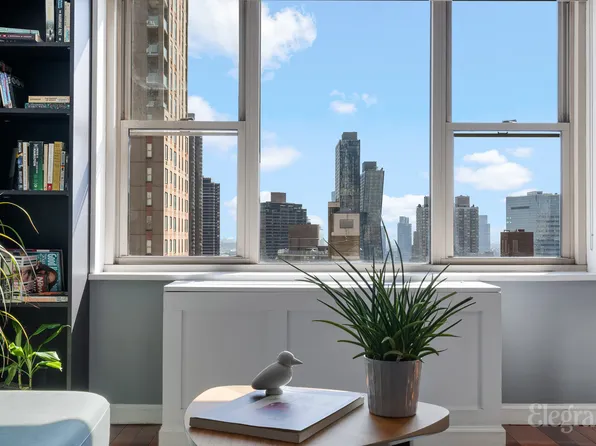 137 East 36th Street 20C image 3 of 17
